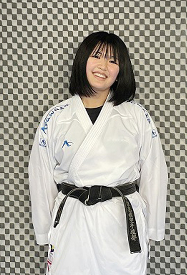 島袋 吏恋